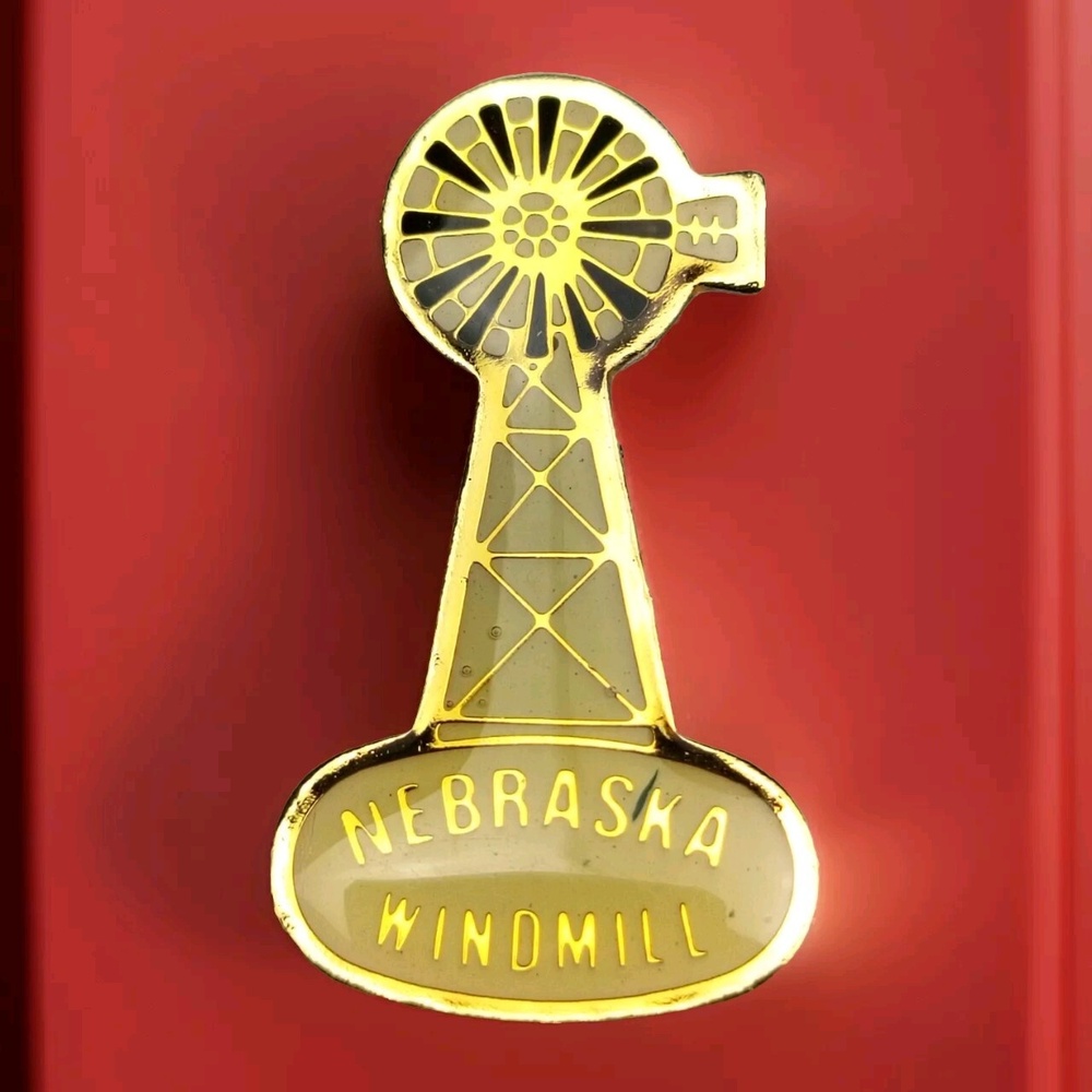 Nebraska Windmill Pinback Vintage Gold Tone Collectible Souvenir Travel